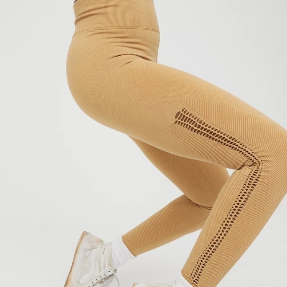 Offline Seamless Macrame high waisted Mustard Yellow leggings Side Detail Sz L - Picture 5 of 10